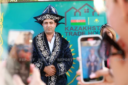 Bakı sakinləri və şəhərin qonaqları Dənizkənarı Parkda Qazaxıstan yeməklərini dadıblar