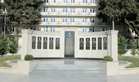 Özbəkistan nümayəndə heyəti Milli Müdafiə Universitetini ziyarət edib