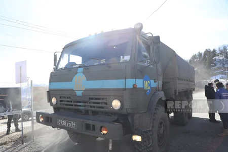 Total of 30 vehicles of peacekeepers move freely through Khankandi-Lachin road