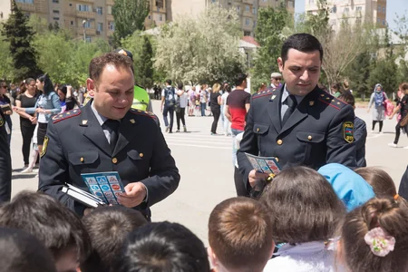 Yol polisi həftə ərzində 1000-dən artıq şagirdlə görüşüb