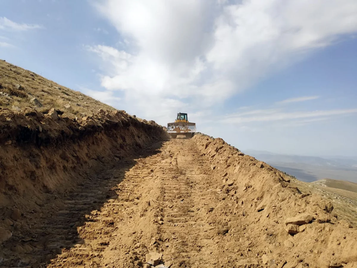 MoD: 62 km of new supply roads laid in Kalbajar and Lachin