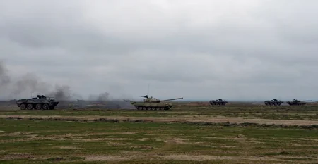 В ходе широкомасштабных учений проведен основной этап с боевой стрельбой - ВИДЕО