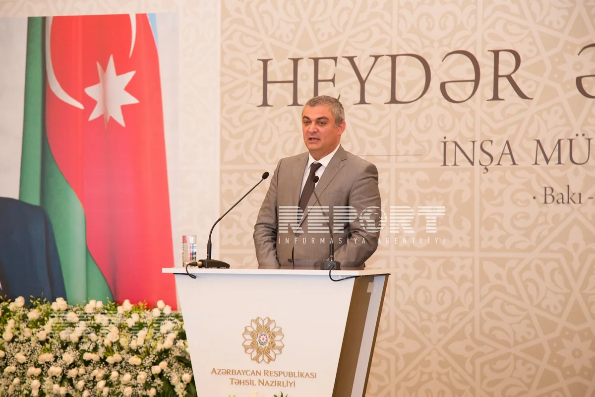 Prezident İlham Əliyev ​Dövlət Bayrağı Meydanı Kompleksi İdarəsinə yeni rəis təyin edib