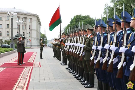 Defense ministers of Azerbaijan, Belarus mull deepening military cooperation