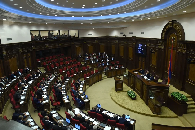 Ermənistan parlamentnin növbədənkənar iclası çağrılır