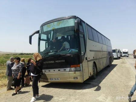 Baku-Tbilisi passenger bus collided with Kamaz , about 30 passengers injured - PHOTO