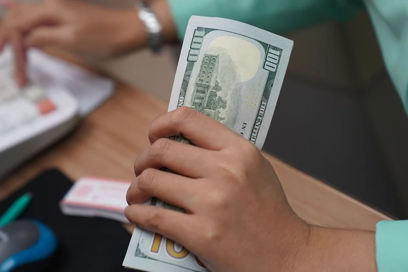 Russia limits individuals' money transfers abroad