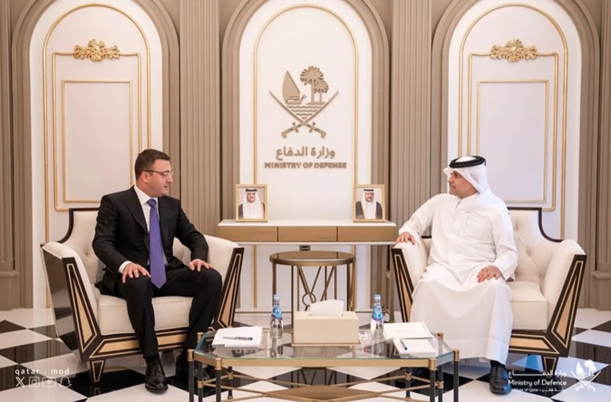 Müdafiə nazirinin müavinləri Qətərə səfər edib