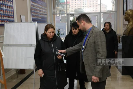 Paytaxtdakı seçki məntəqələrində seçici fəallığı davam edir - FOTOREPORTAJ