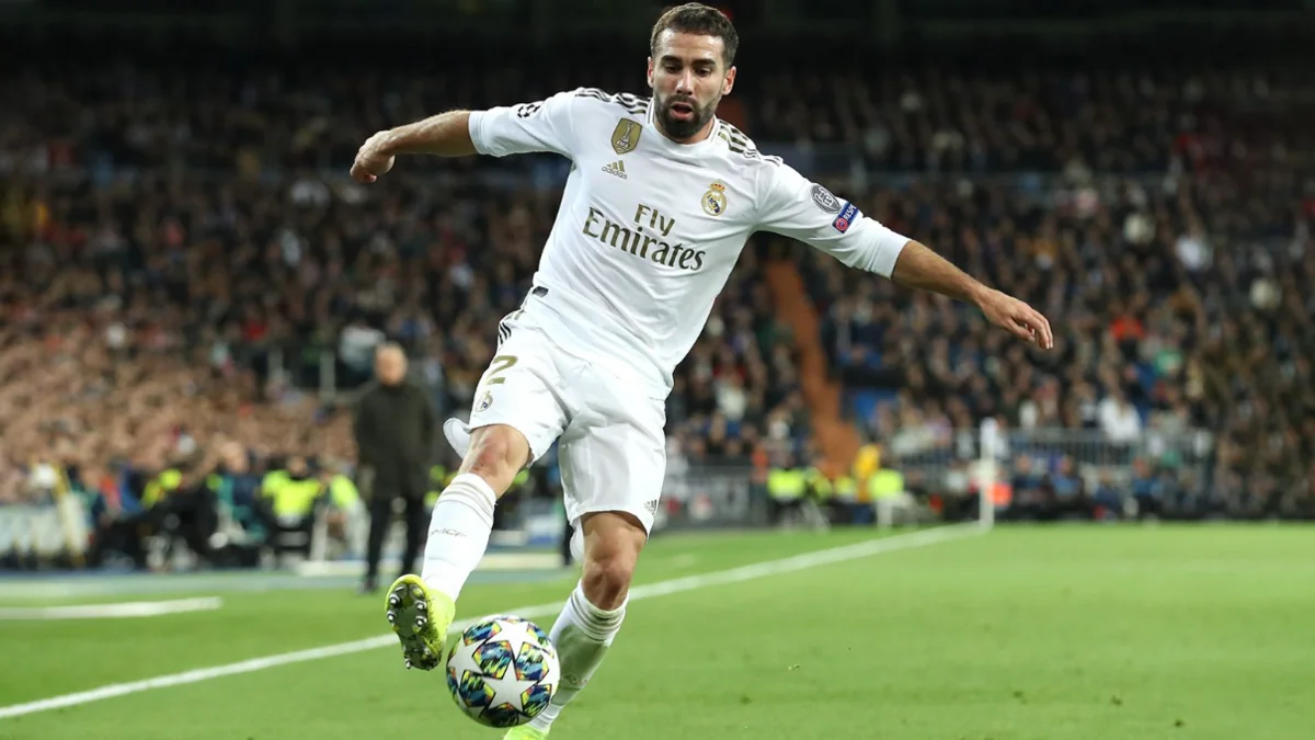 Real futbolçusu ilə müqavilə müddətini uzadır