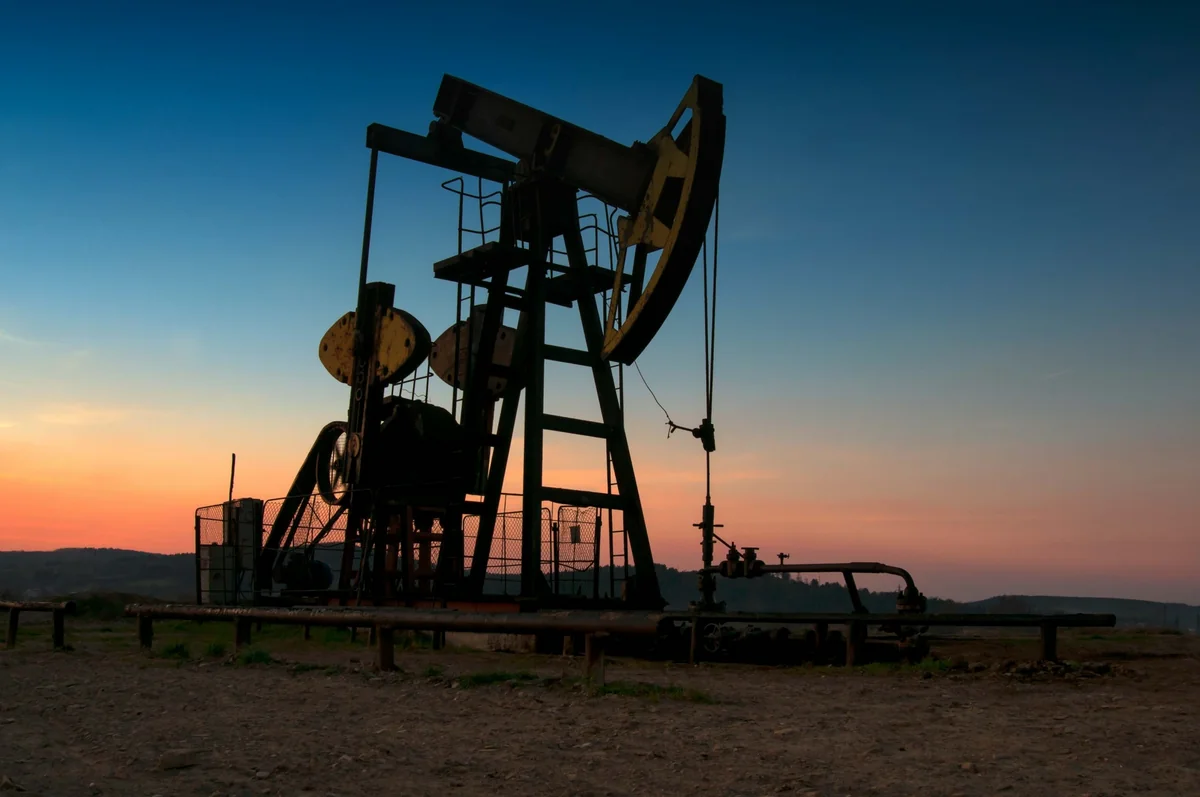 Цена азербайджанской нефти упала ниже 97 долларов