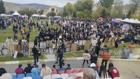 В Гёйчае проходит Фестиваль граната