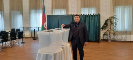 Voting in Ukraine kicks off amid air attack