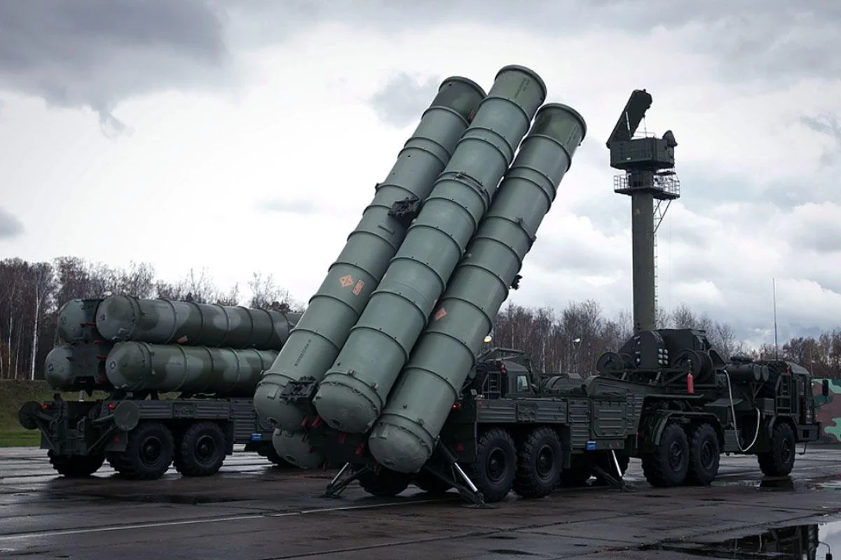 Media: Ukrainian S-300 missile lands in Belarus