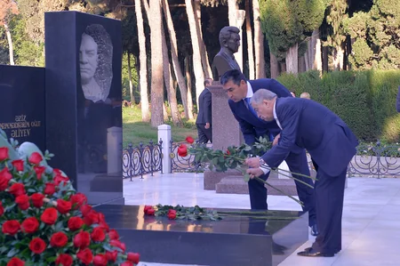 ​Bu gün Azərbaycanda Energetiklər Günüdür