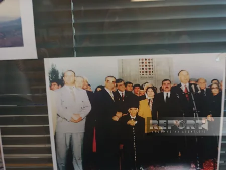 Türkiyəli deputat parlamentdəki iş otağında Azərbaycan guşəsi yaradıb