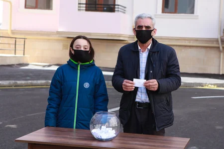 30 şəhid ailəsi və müharibə əlilinə yeni mənzillər təqdim edildi