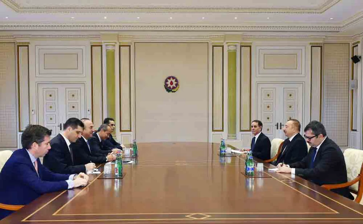 President Ilham Aliyev receives Mevlüt Çavuşoğlu