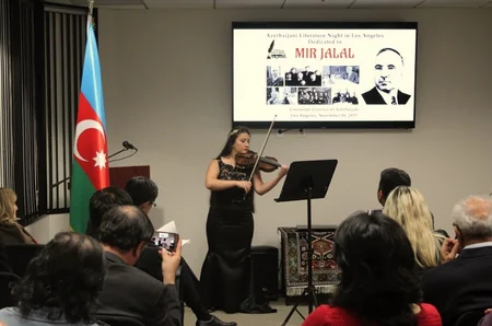 Mir Cəlal Paşayevin ingilis dilinə tərcümə edilən kitabı Los-Ancelesdə təqdim olunub