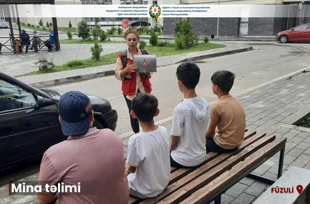 Füzuliyə yeni köçən sakinlərə mina təhlükəsi ilə bağlı təlim keçirilib