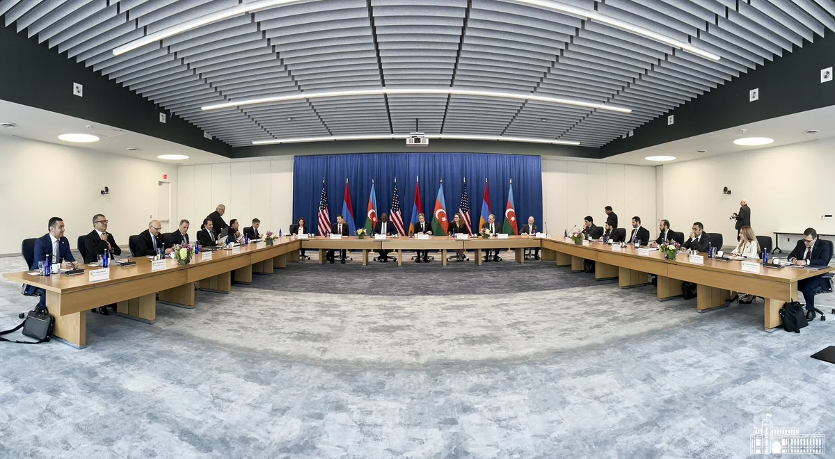 Meeting of Azerbaijani, Armenian FMs with Blinken’s participation starts