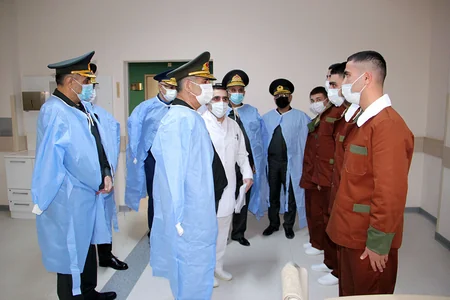 Azerbaijani Defense Minister visits military hospital 