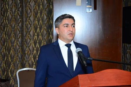 Hotel işçiləri fövqəladə hallar zamanı davranış və yanğın təhlükəsizliyi qaydaları mövzusunda məlumatlandırılıb