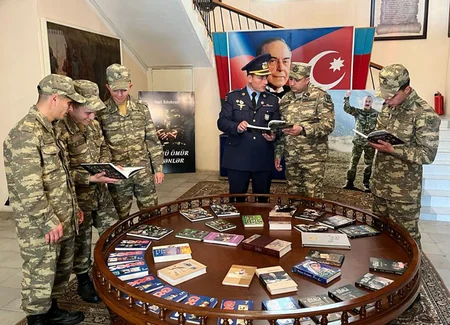 Müstəqillik Günü münasibətilə Azərbaycan Ordusunda silsilə tədbirlər keçirilib