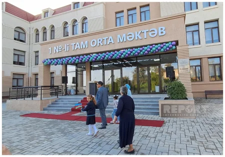 Şuşalı müəllimə: 32 il əvvəl dərs dediyim məktəbdə indi nəvələrim təhsil alacaq
