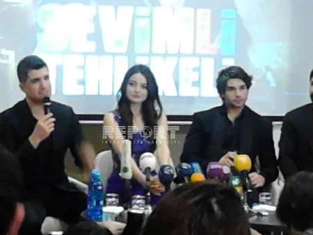 Özcan Dəniz filminin qala gecəsini Bakıda keçirdi - FOTO