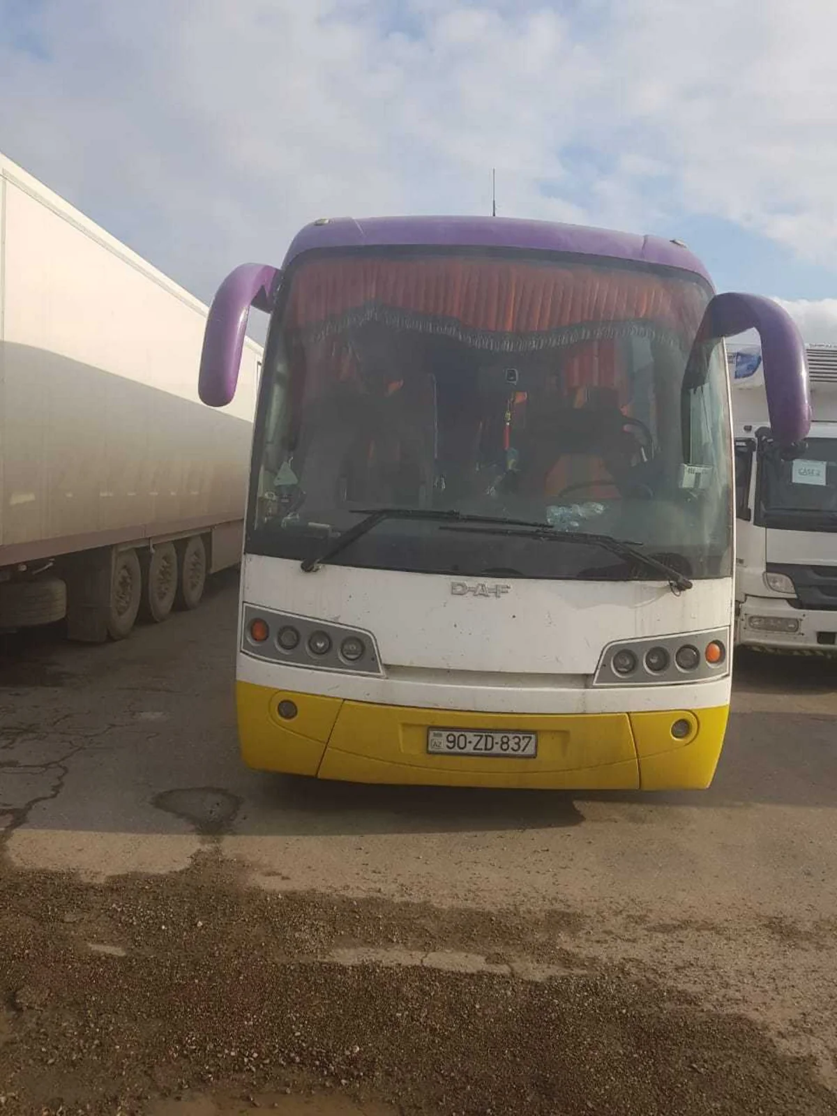 Azərbaycan vətəndaşı Gürcüstanda köhnə model avtobusu yenisi ilə əvəz edib qayıdarkən ifşa olunub
