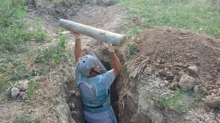 Ağcabədi rayonunda partlamış raketin qalıqları aşkarlanıb​ - FOTO