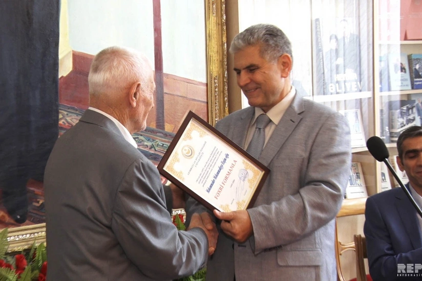 Məzun ola bilmədiyi universitetdən 57 il sonra fəxri fərman aldı - VİDEO