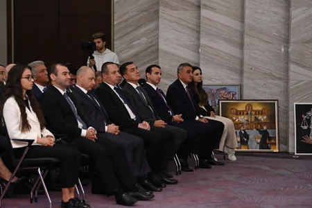 Vəkil olmaq istəyirəm adlı yay məktəbinin bağlanış mərasimi keçirilib