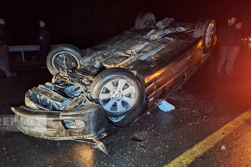 Ucarda zəncirvari yol qəzasında avtomobillər yarasız hala düşüb