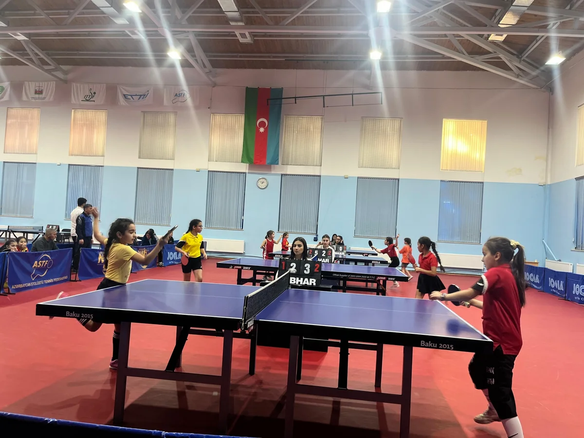 Stolüstü tennisçilər arasında ölkə turnirinə start verilib