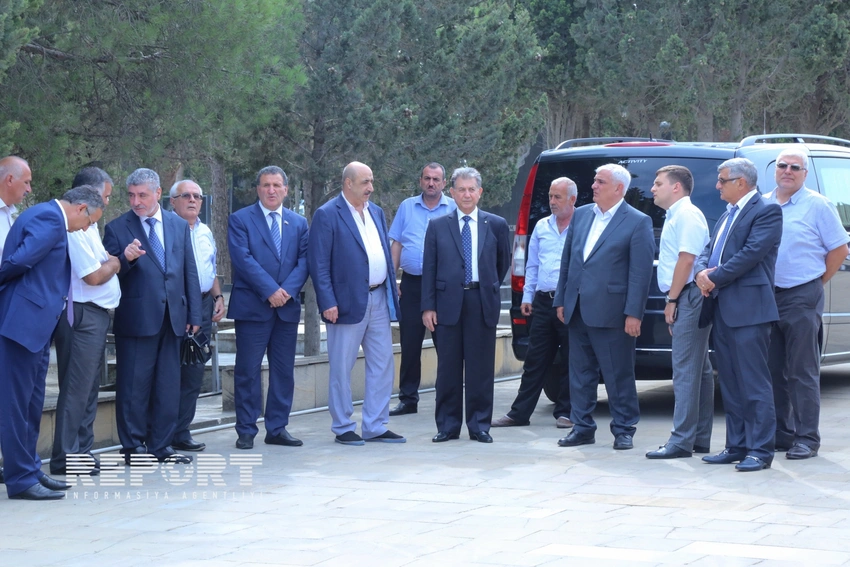 Akademik Ağamusa Axundov II Fəxri xiyabanda dəfn olunub
