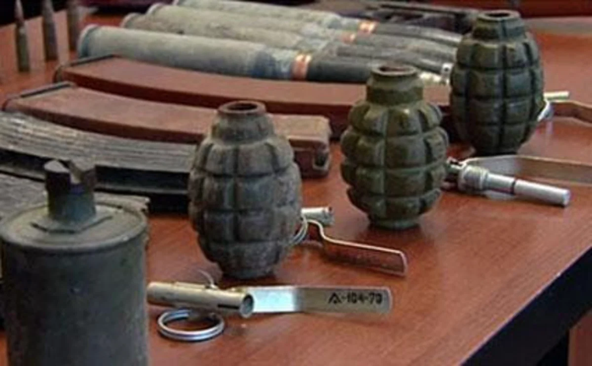 Babək sakini tapdığı silah-sursatı könüllü olaraq polisə verib