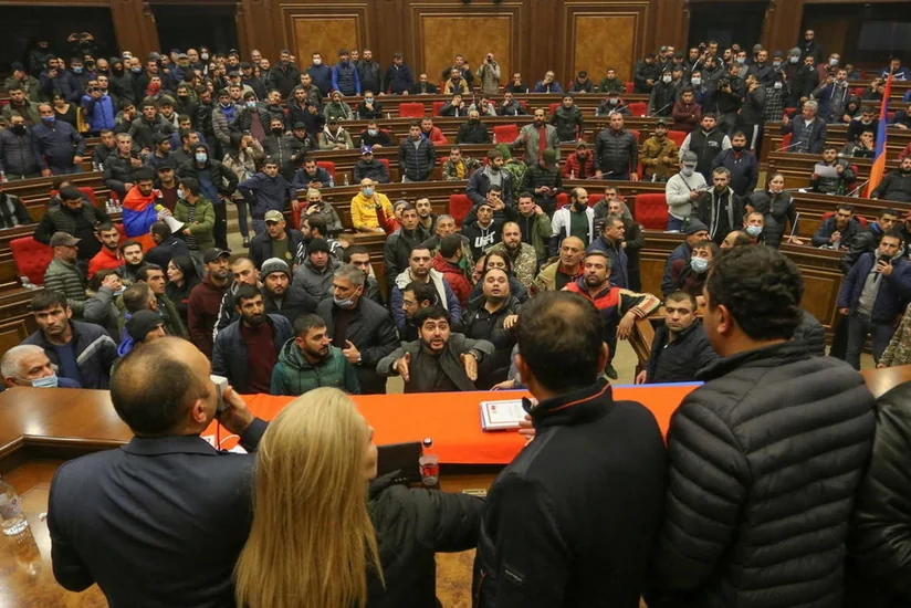 Власти Армении хотят лишить мандатов 22 оппозиционных депутатов