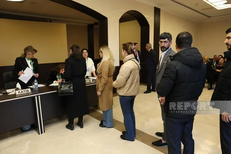 Bakıda prezident seçkiləri: aktivlik günün ikinci yarısında da davam edir - FOTOREPORTAJ