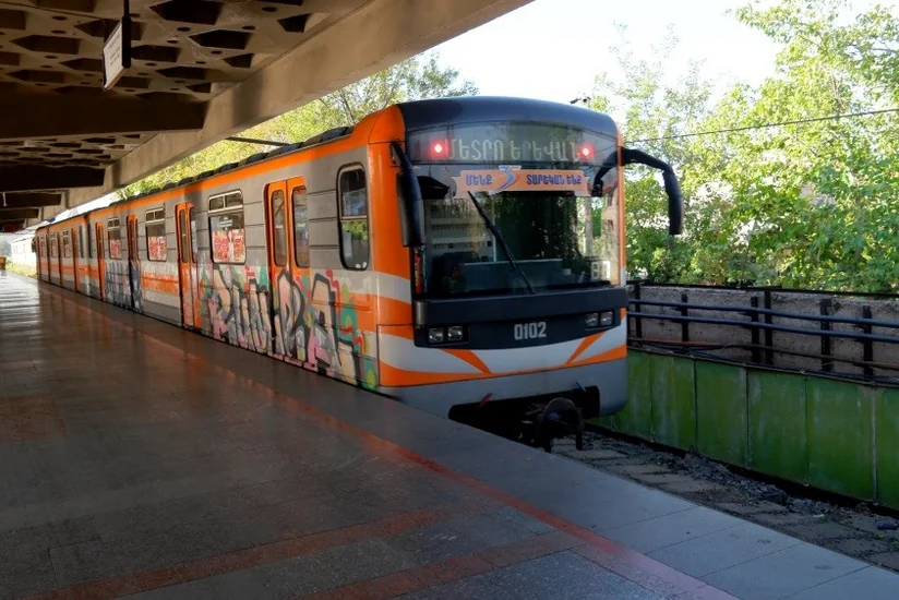 Сотрудники Ереванского метрополитена объявили забастовку