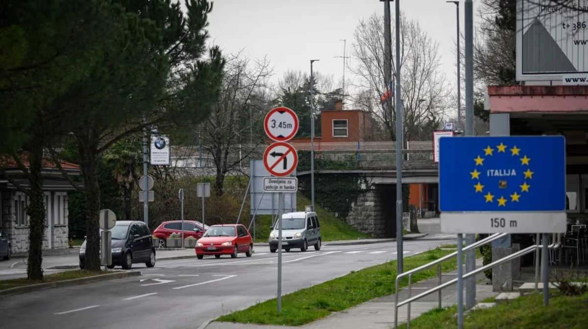 İtaliya Sloveniya ilə sərhəddə müvəqqəti nəzarət tətbiq edib