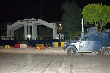 ​Силовики окружили турецкую военную базу Инджирлик - ФОТО