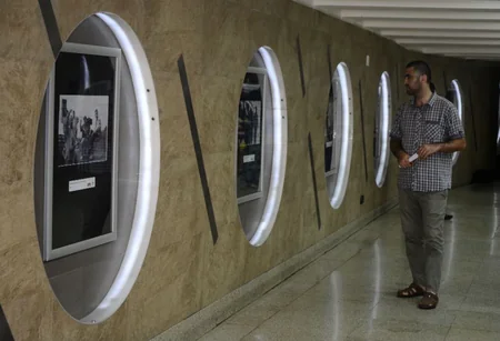 Bakı metropolitenində Azərbaycan filmlərindəki fotolardan ibarət sərgi açılıb