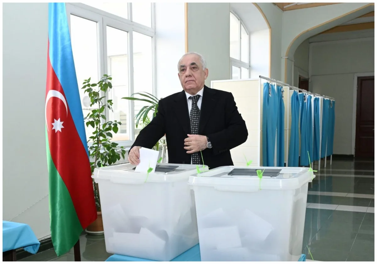 Baş nazir bələdiyyə seçkisində səs verib