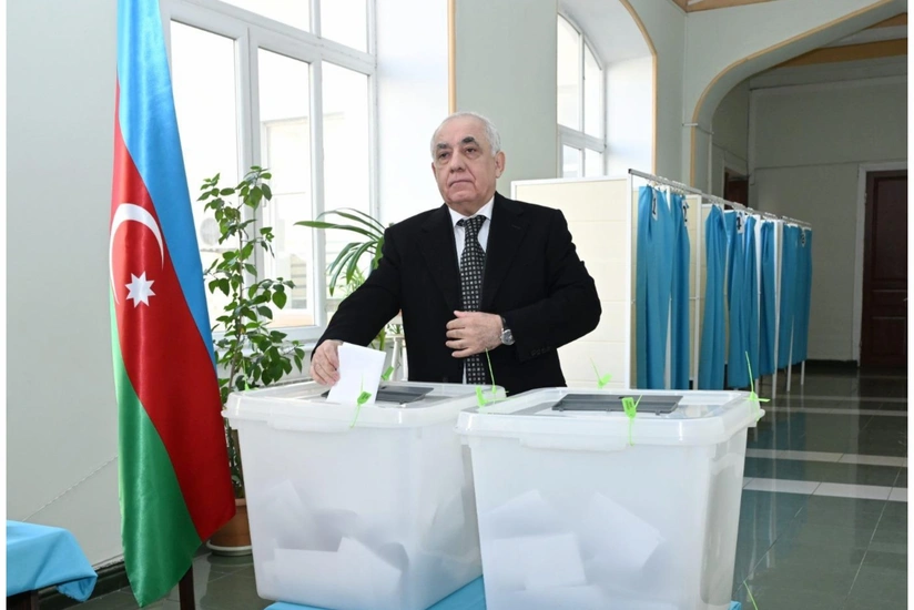 Baş nazir bələdiyyə seçkisində səs verib