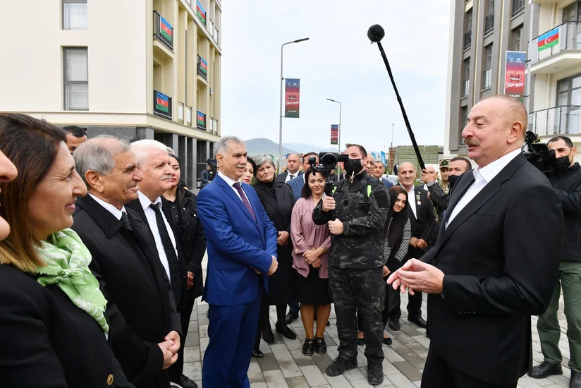 Prezident: Ordu xərclərinə yenə də vəsait ayırmalıyıq, çünki yumruq daim yerində olmalıdır