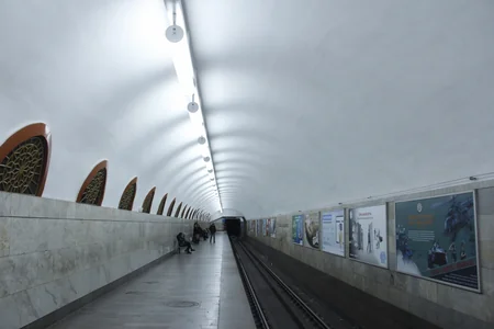 “Elmlər Akademiyası” metro stansiyasında yeni işıqlanma sistemi qurulub