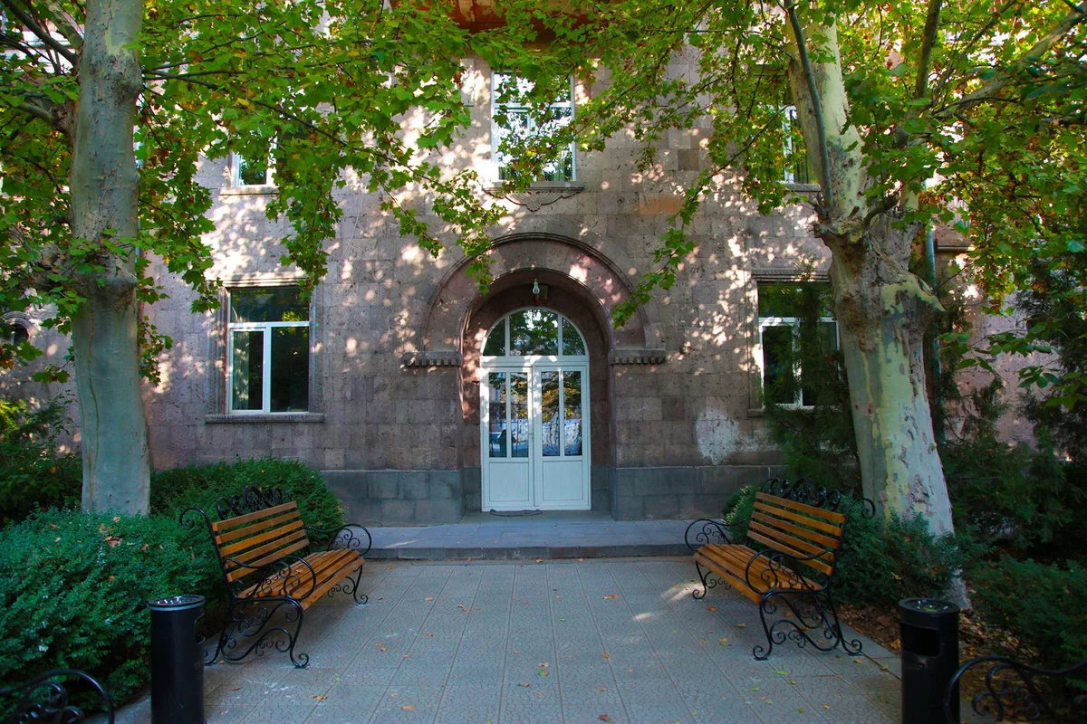 Separatçıların administrasiyası Ermənistana köçürüldü