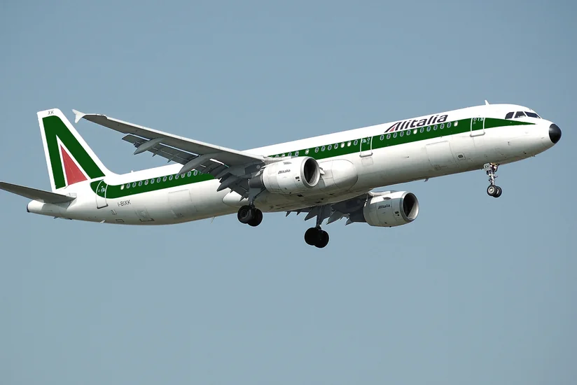 “Alitalia” aviaşirkəti satışa çıxarılıb